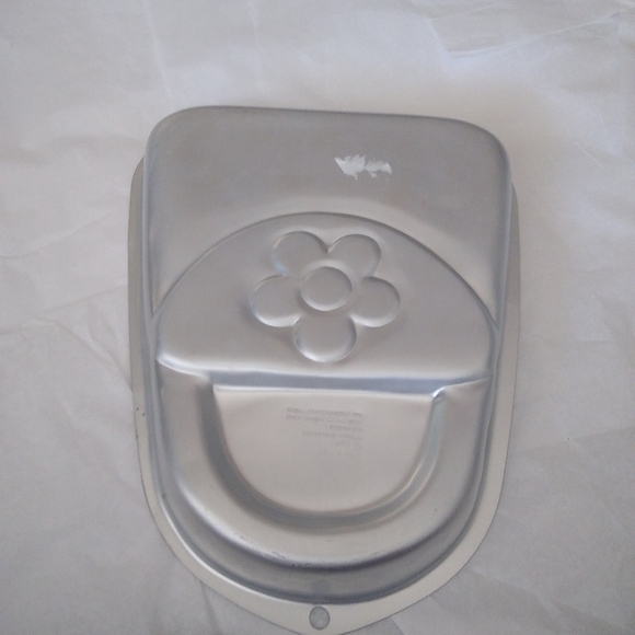 Wilton 2007 Purse Cake Pan - Picture 6 of 8